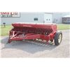 Image 2 : IH 5100 21 run seed drill, double disc, press wheels, grass box, rear hitch