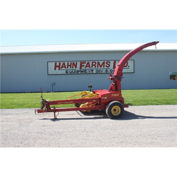 New Holland 790 forage harvester, 7' hay head
