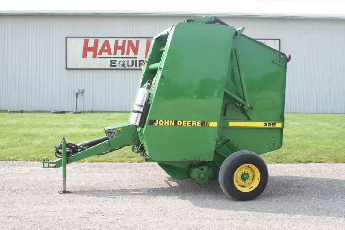 JD 385 4x5 round baler, ramp, twine tie