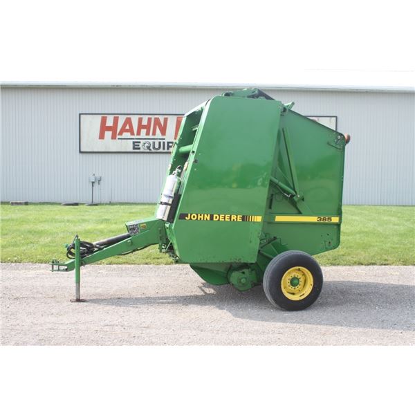 JD 385 4x5 round baler, ramp, twine tie