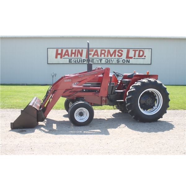 CIH 585 2wd tractor, 2250 loader, low hours