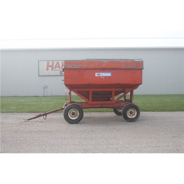 Turnco 225S gravity wagon, Horst running gear, lights