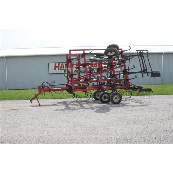 Brillion HFC-24' Hydraulic folding cultivator, Farm King /Buhler 3 bar coil Harrow