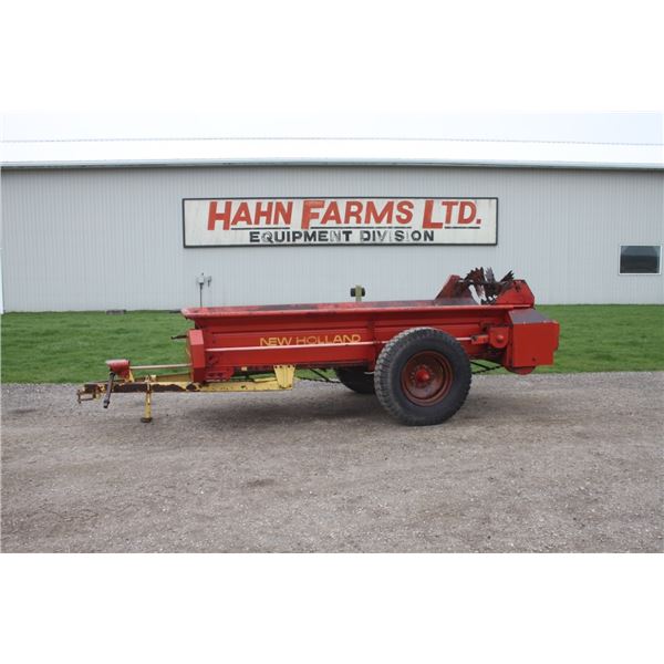 New Holland 328 single axle manure spreader, top beater