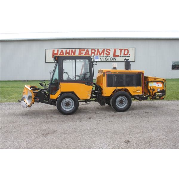 Trackless MT6T sidewalk unit, front V blade and rear drop sander, 5325 hours