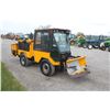 Image 4 : Trackless MT6T sidewalk unit, front V blade and rear drop sander, 5325 hours