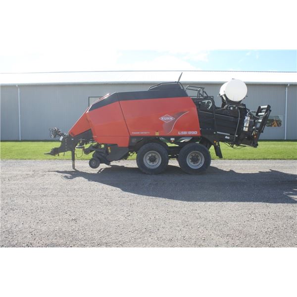 Kuhn LSB 890 large square baler, Power Density, perservative tank