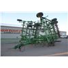 Image 2 : JD 2210 44'6" 5 section hydraulic folding cultivator, 5 bar spike harrow