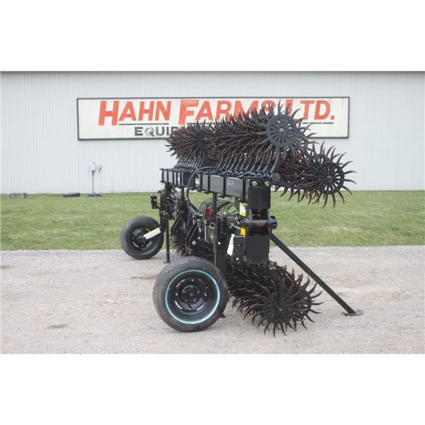 Yetter 3530 30' 3pth hydraulic folding rotary hoe, gauge wheels, lights