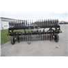 Image 3 : Yetter 3530 30' 3pth hydraulic folding rotary hoe, gauge wheels, lights