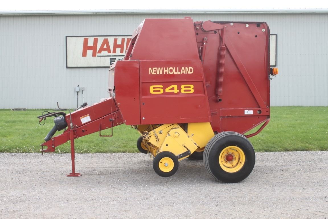 New Holland 648 round baler, silage special, ramp