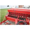 Image 14 : IH 5100 18 run seed drill, front mounted cultivator