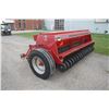 Image 7 : IH 5100 18 run seed drill, front mounted cultivator