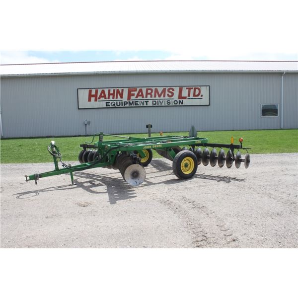 JD 620 13' wheel disc, low acres, light kit, off local estate