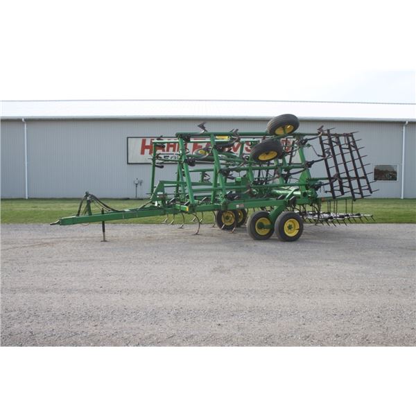 JD 980 22' cultivator, walking tandem, 5 bar spike harrow