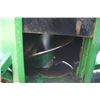 Image 19 : Unverferth 1115 1100 bu grain cart, Camoplast track system