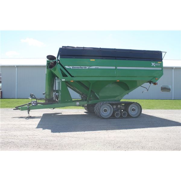 Unverferth 1115 1100 bu grain cart, Camoplast track system