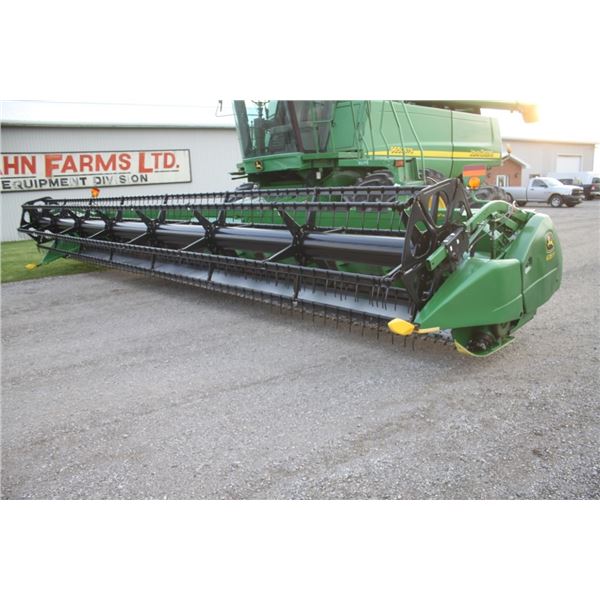 JD 635 35' flex head, hydraulic fore/aft, low dam