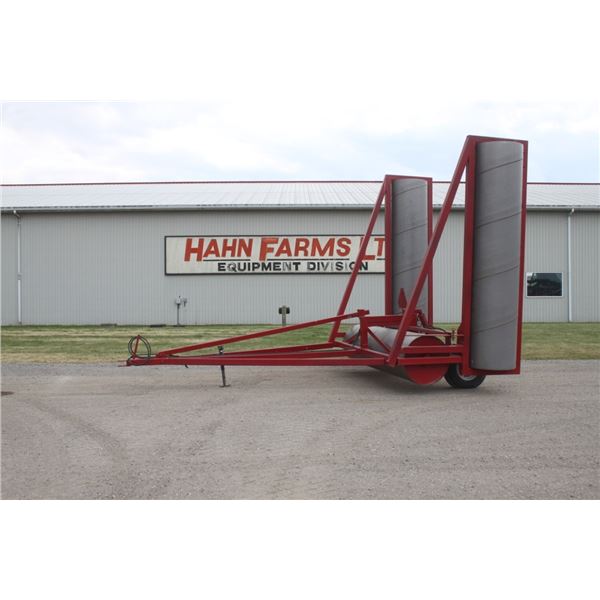R & R 32' hydraulic folding land roller, local trade