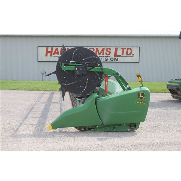 2019 JD 745FD 45' flex draper, dual drive knife, flip over reel, low acres