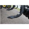 Image 10 : JD 512 7 shank disc ripper, 17'6", hyd folding rear gang