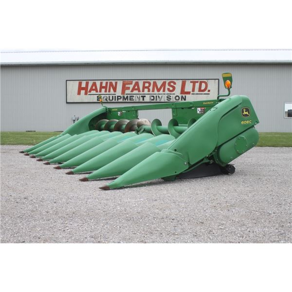 JD 608C Stalkmaster 8 row corn head,, stalk devestators, (Header Carrier Wagon is NOT INCLUDED)