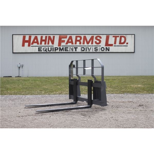 Challenger 2200 lbs standard pallet fork, 42" tines, universal skidsteer QT, New and Unused