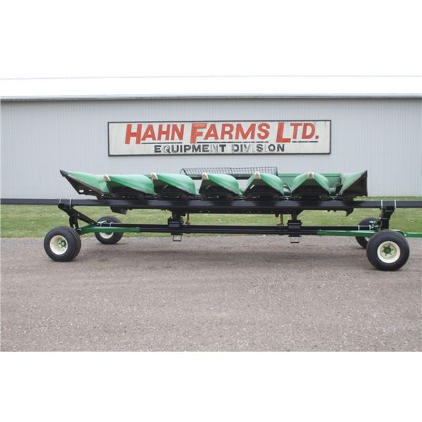 JD 643 6 row corn head, Pixall rolls, Calmers deck plate (Header Carrier wagon IS NOT INCLUDED)