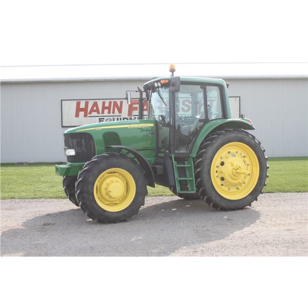JD 7220 4wd tractor, cab, air, GreenStar ready, only 4227 hours