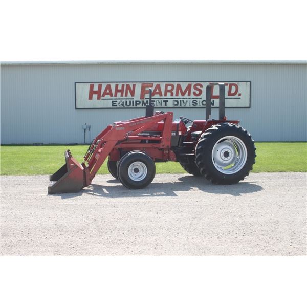 CIH 895 2wd tractor, 2250 loader, 2517 hours