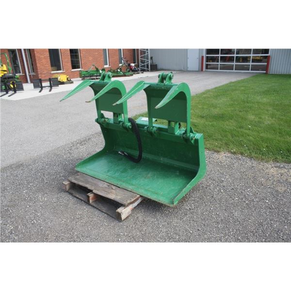 2022, Titan 60" grapple bucket, JD hookup