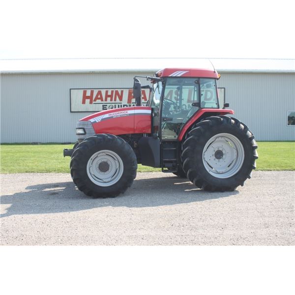 McCormick MC 120 4wd tractor, cab, air, Powershift, 2576 hours