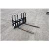 Image 1 : Walco 5500Lb pallet forks, 48" tines, Alo/Euro hookup, New and Unused