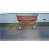 Image 1 : 250 bu gravity wagon, double reach under carriage