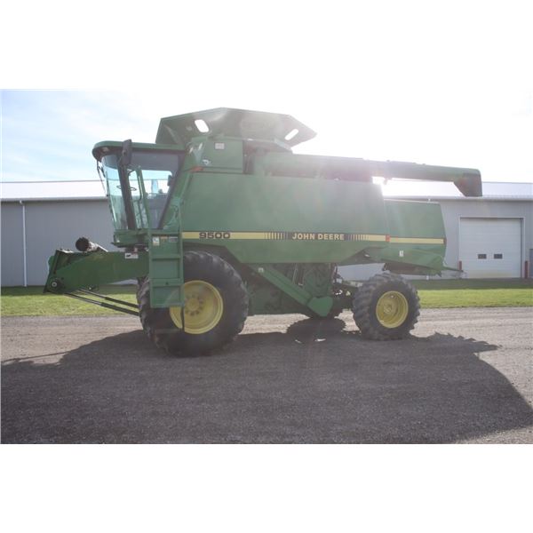 JD 9500 4wd combine, 3 speed hydro, 30.5x32, AWS blower