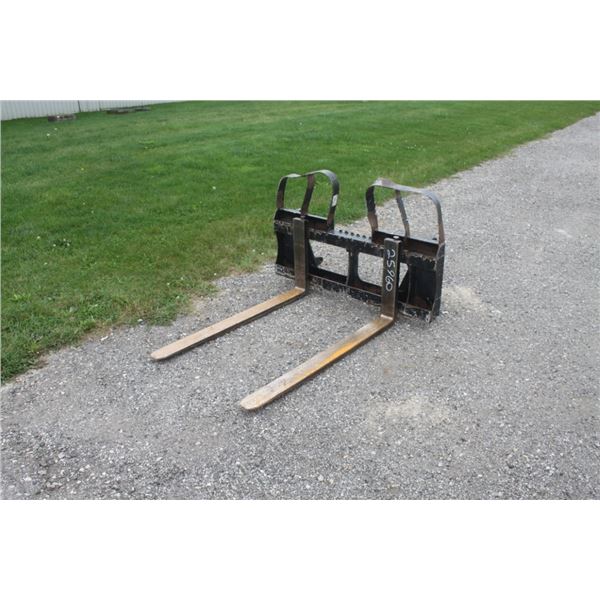 HLA 4200 lb pallet fork, Euro coupler