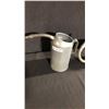 Image 2 : GALVANIZED/PAINTED MISC OIL DISPENSER INCL QUARTER GALLON BROOKINS CINCINNATI OIL CAN