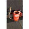 Image 2 : 3 MISC SWINGSPOUT OIL CANS INCL PINT, QUART AND 2 QUARTS
