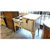 Image 2 : PORCELEIN FINISH GENERAL ELECTRIC BEECEE HOTPOINT ELECTRIC STOVE/OVEN CIRCA 1920-1930