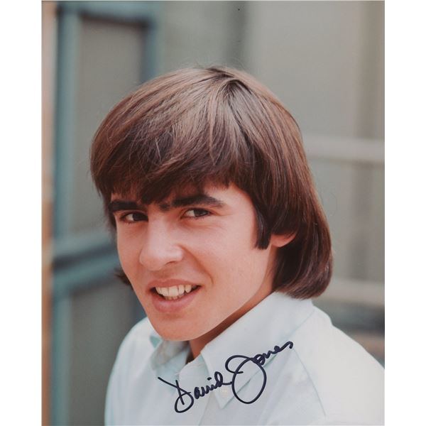 David Jones signed Monkees photo. GFA Authenticated