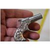 Image 4 : 1959 Mattel derringer belt buckle - working cap gun