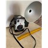 Image 1 : Brownie bulls eye, w/ flash camera
