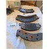 Image 1 : GM BRAKE PADS 14002541