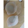 Image 3 : Pair of matching casserole dishes- gold daisy with lids- 1.5L and 2.5L
