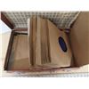 Image 2 : Lot of old records with suitcase