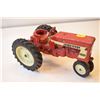 Image 2 : Farmall 404 I-H tractor toy