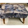 Image 1 : Small Covered Vintage Bench
