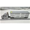 Image 1 : Kenworth cattle hauler, semi truck and trailer - 17.5" silver cab