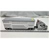 Image 3 : Kenworth cattle hauler, semi truck and trailer - 17.5" silver cab