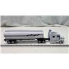 Image 3 : Kenworth tanker, semi truck and trailer - 17.5" silver cab